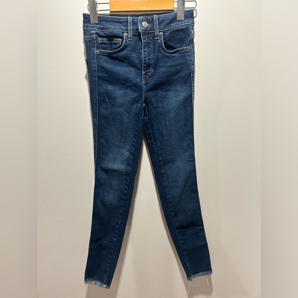 WE THE FREE, size 25 blue denim jeans, straight leg, button/zipper front